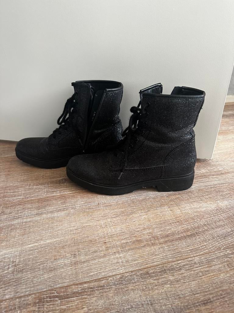 Glitter laarzen maat 40, Kleding | Dames, Schoenen, Ophalen of Verzenden, Zo goed als nieuw, Zwart, Hoge laarzen