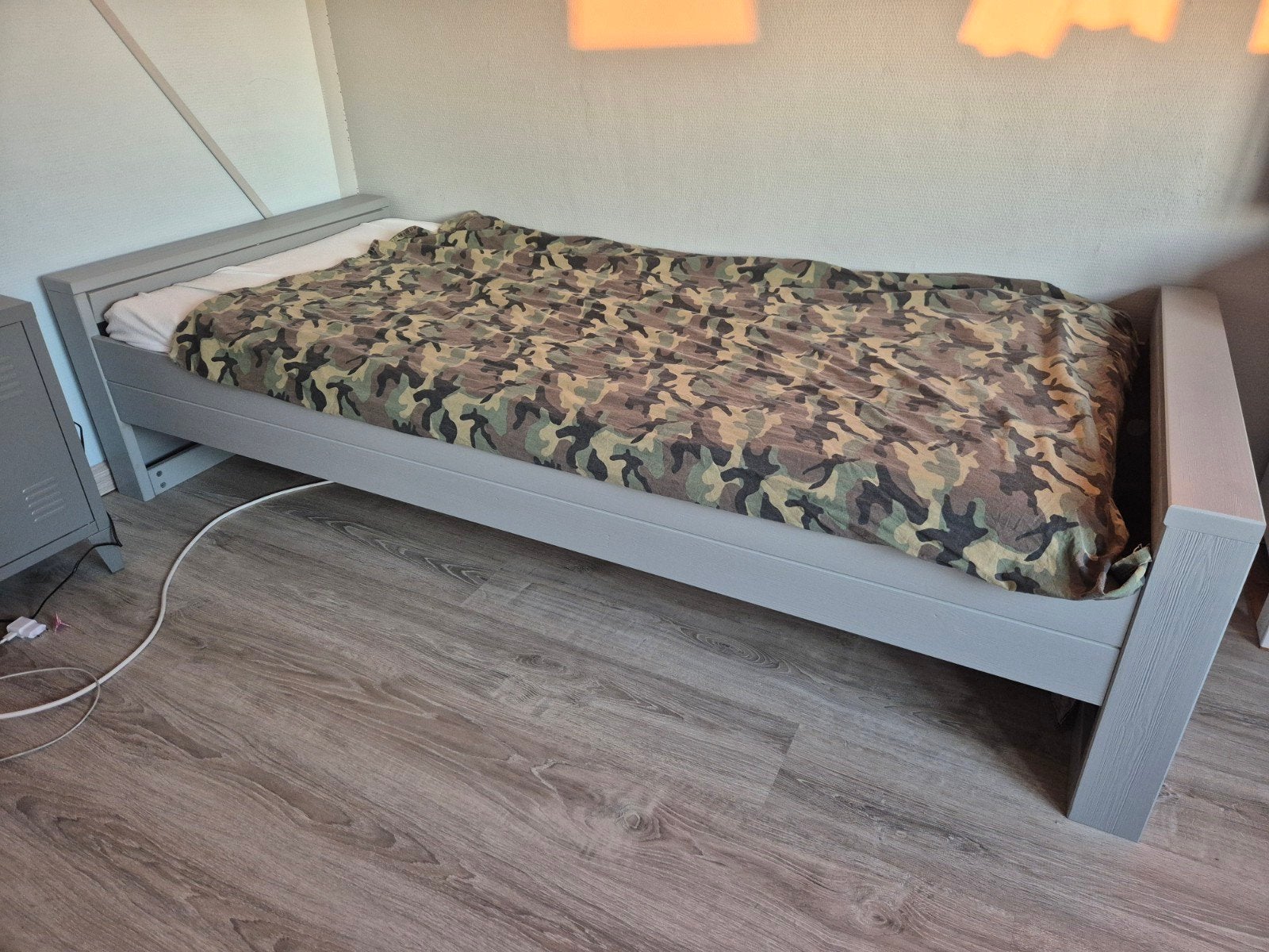 Jongens bed grijs, Ophalen, 90 cm, Eenpersoons, Grijs