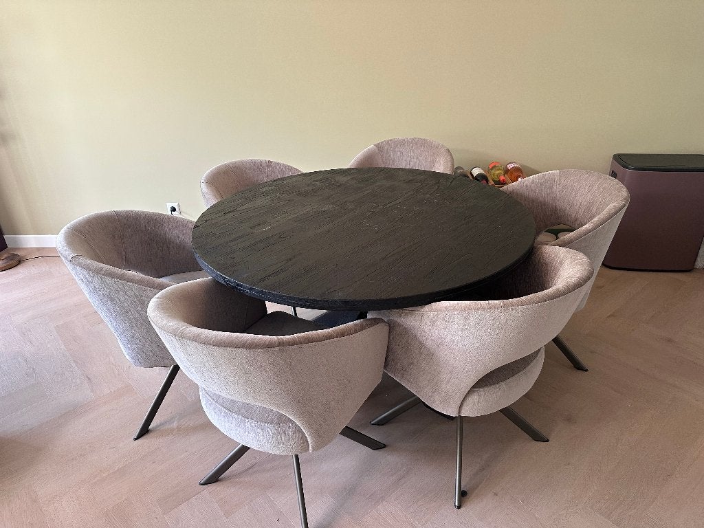 Ronde zwarte eettafel Ø 130 cm – kruispoot, Huis en Inrichting, Ophalen, Gebruikt, Rond, Vijf personen of meer