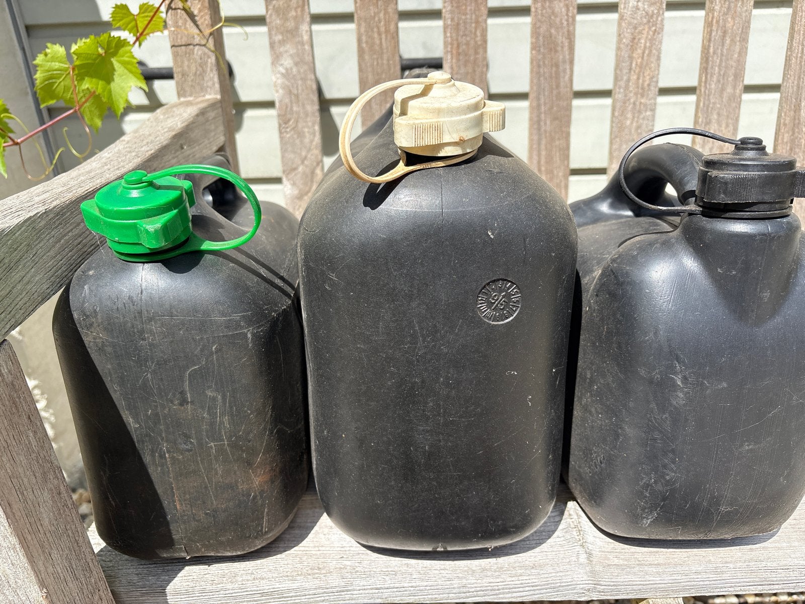 3x Jerrycan voor brandstof - Gebruikt, Auto diversen, Auto-accessoires, Gebruikt, Ophalen of Verzenden