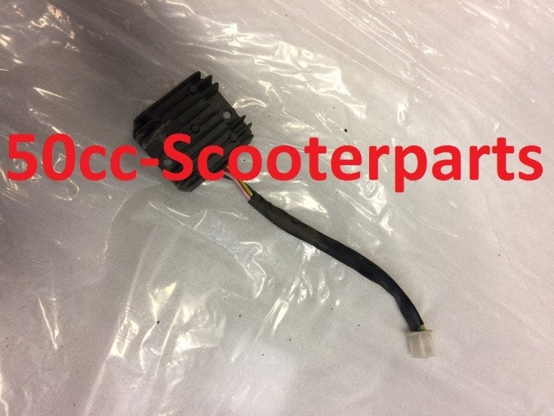 Spanningsregelaar Baotian rocky 2003-2008 met draad 327355 g, Ophalen of Verzenden