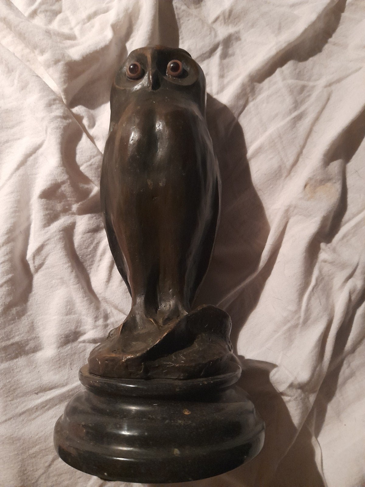 Bronzen uil, gesigneerd MIO, 30 cm hoog, Antiek en Kunst, Ophalen of Verzenden, Brons, 20 - 50 cm, Beeld