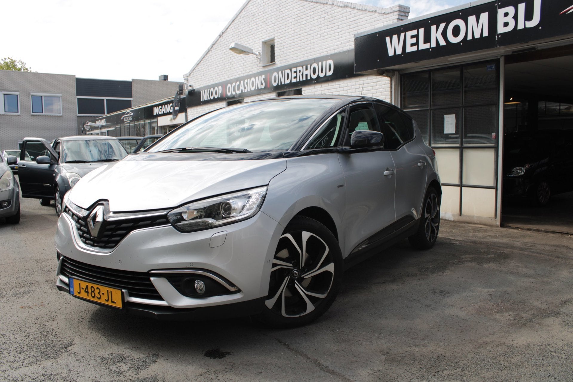 Renault Scénic 1.2 TCe Bose / AIRCO / CAMERA / NAVI / PARKE, Auto's, Voorwielaandrijving, Dealer onderhouden, Gebruikt, 4 cilinders