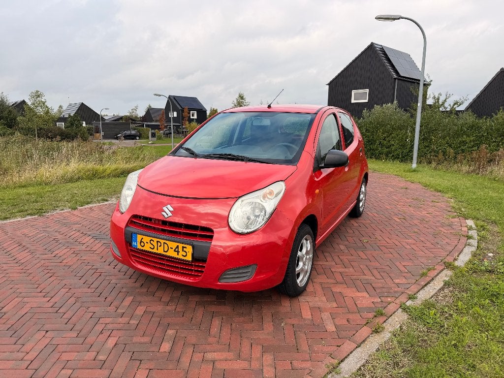Suzuki Alto 1.0 2010 Rood - APK 01-2027 - 2e EIG, Voorwielaandrijving, Stof, 200 kg, 4 stoelen