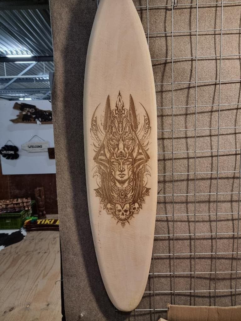 Lady Warrior - decoratief houten surfplank 150 cm, Huis en Inrichting, Woonaccessoires | Wanddecoraties, Westerndeco, Nieuw, Ophalen of Verzenden