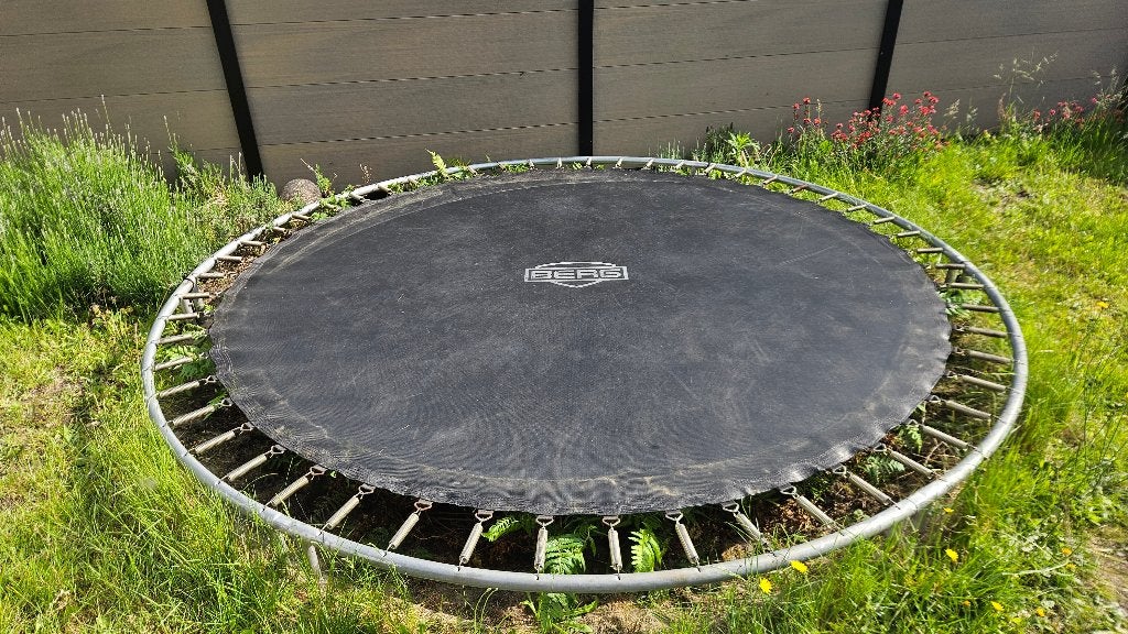 Berg trampoline 330 (zonder rand), Kinderen en Baby's, Speelgoed | Buiten | Trampolines, Ophalen, Gebruikt