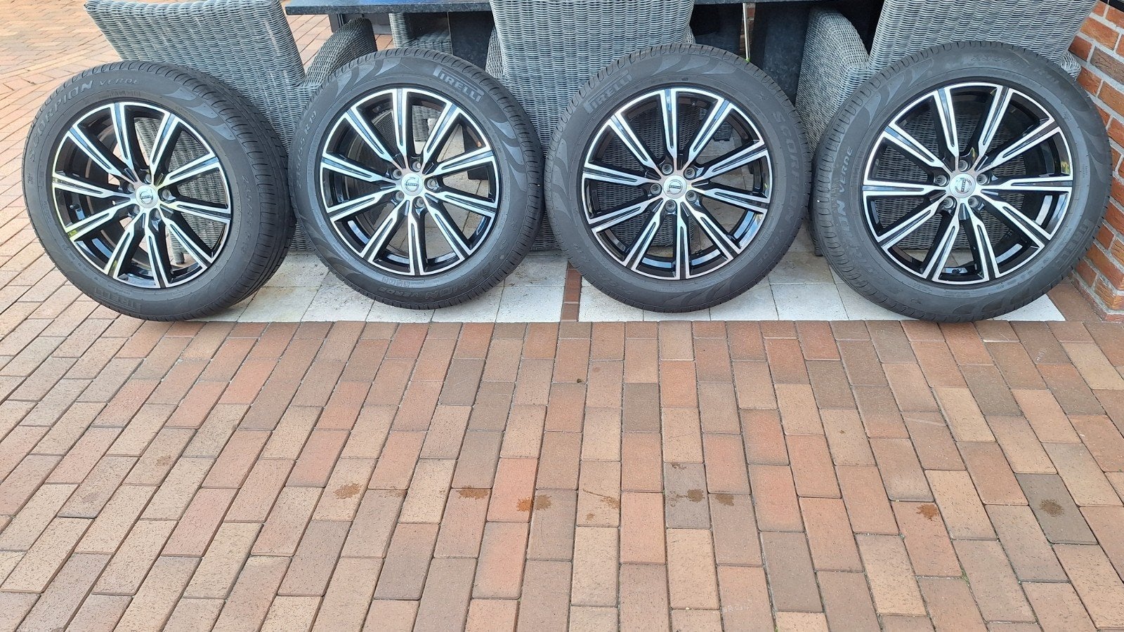 Volvo xc 60 velgen met zogoed als nieuwe pirelli banden, Auto-onderdelen, Nieuw, 235 mm, Band(en), Personenwagen