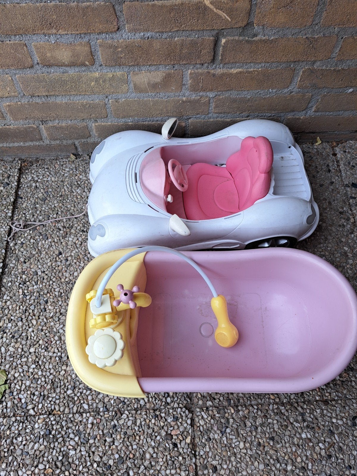 Baby born poppen badje en auto gratis, Ophalen