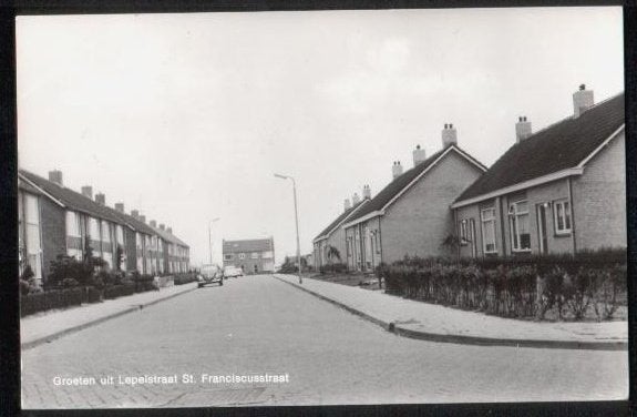 Lepelstraat (nabij Halsteren) - St Franciscusstraat, Verzamelen, Ansichtkaarten | Nederland, Verzenden, 1960 tot 1980, Ongelopen