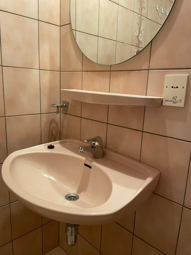Wastafel met plank, Huis en Inrichting, Badkamer | Badkamermeubels, Ophalen, 50 tot 100 cm, Zo goed als nieuw, Minder dan 100 cm