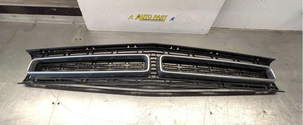 Dodge Challenger grille 2015-2023, Gebruikt, PO Box 21-8004 | Auburn Hills, MI 48321-8004, Amerikaanse onderdelen, Ophalen of Verzenden