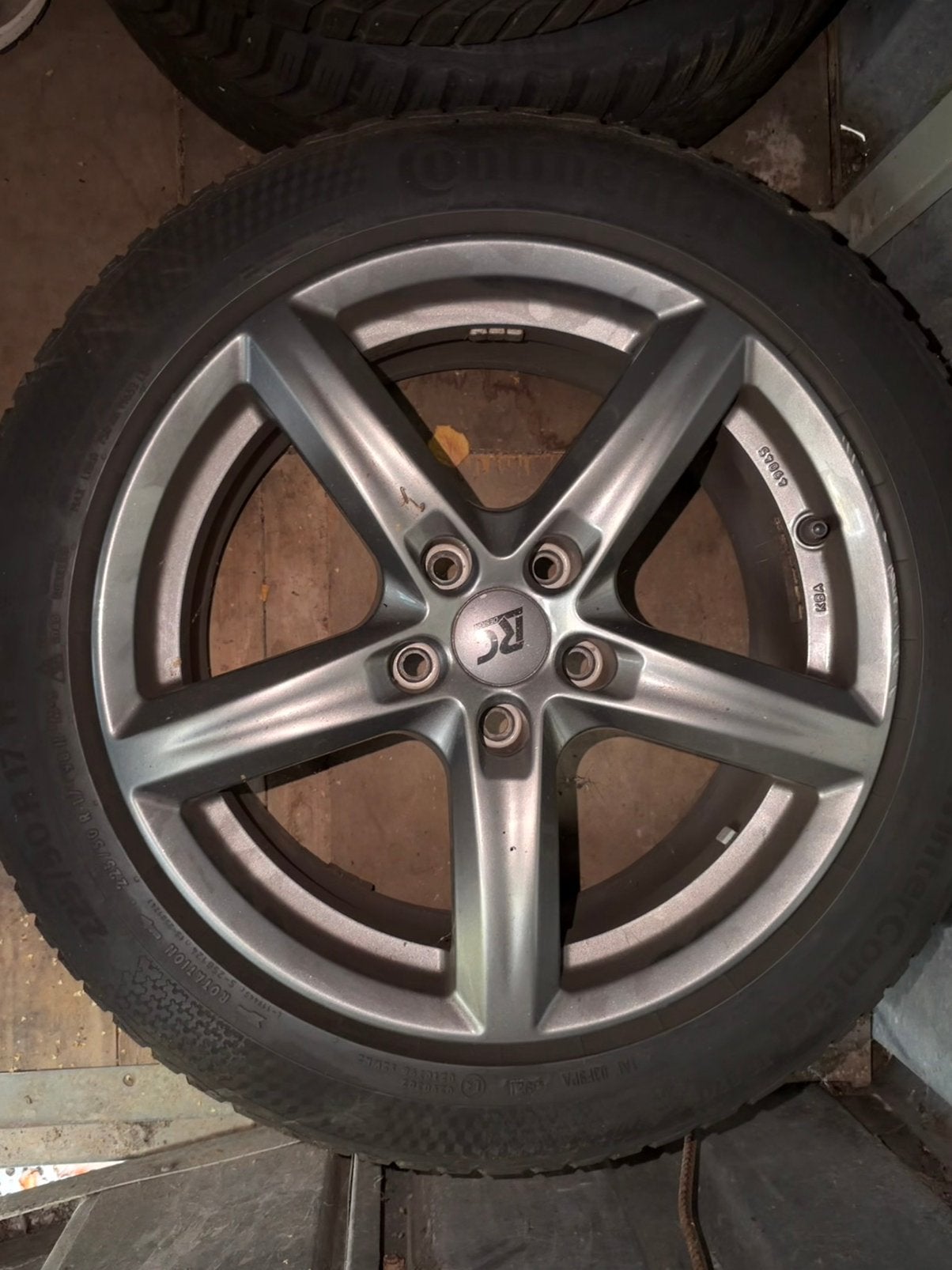 Lichtmetalen velgen met Continental winterbanden 225/50 R17, Auto-onderdelen, Ophalen, Gebruikt, Banden en Velgen, 17 inch