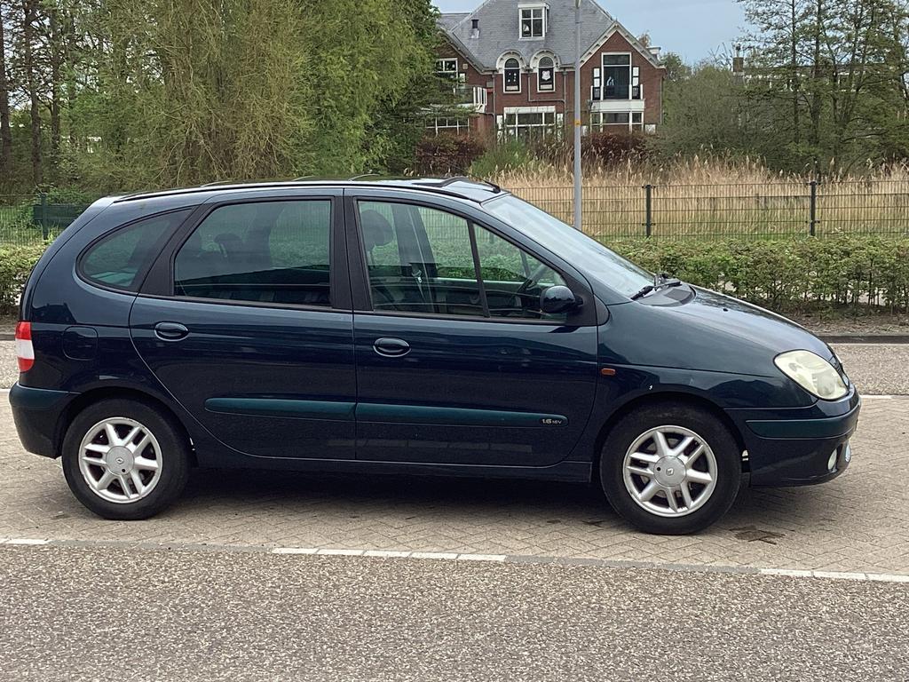 Renault Scénic 124.500 KM !! Prima ruime auto voor weinig !!, Auto's, Renault, 1225 kg, 4 cilinders, Origineel Nederlands, Handgeschakeld