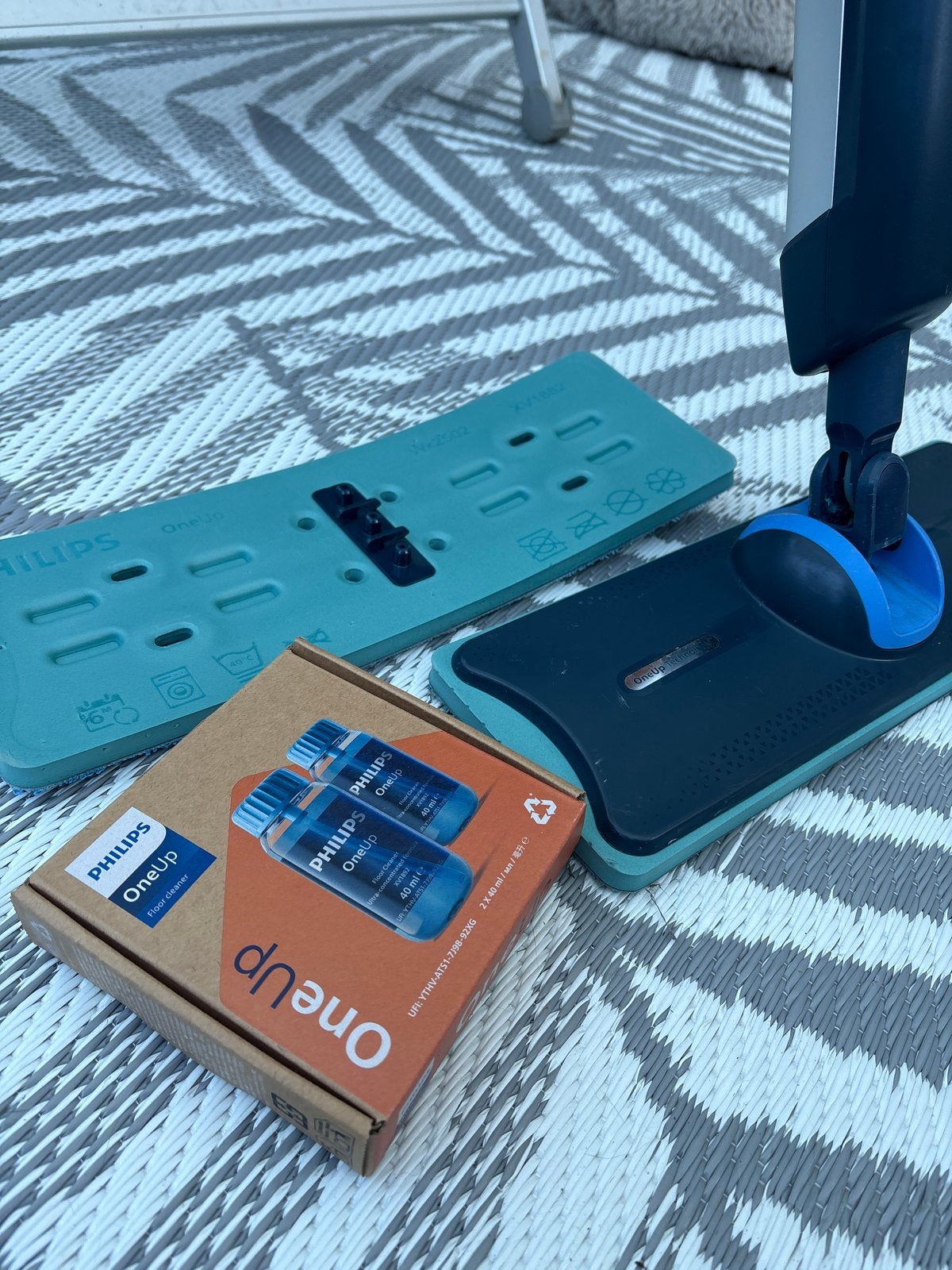 Philips OneUp Dweil met Vloerreiniger en 2e vloerpad, Huis en Inrichting, Schoonmaakartikelen, Ophalen, Mop of Dweil