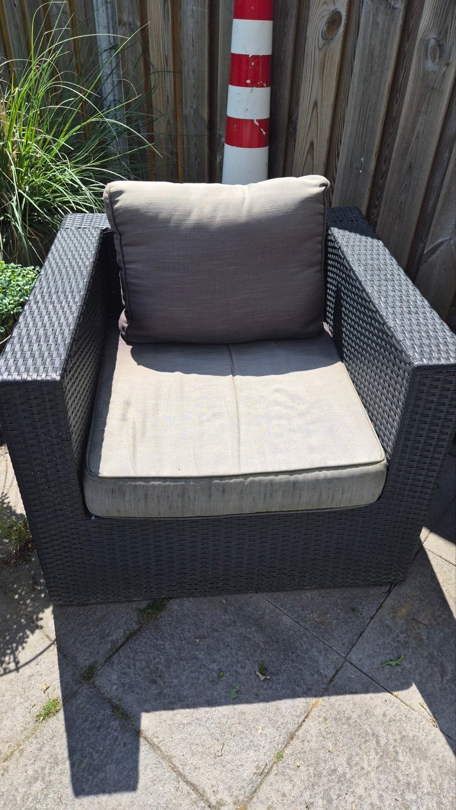 Loungestoel en tafel, Ophalen, Gebruikt, 2 zitplaatsen