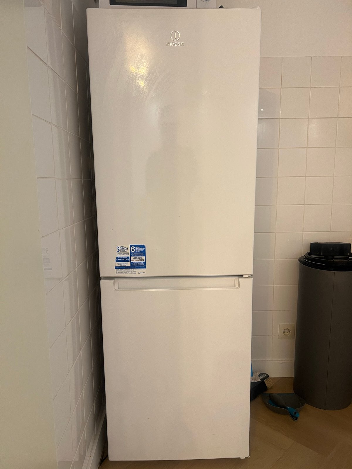 Indesit Koel-vriescombinatie - Wit, Ruim en Energiezuinig, Ophalen, Gebruikt, 200 liter of meer, 60 cm of meer