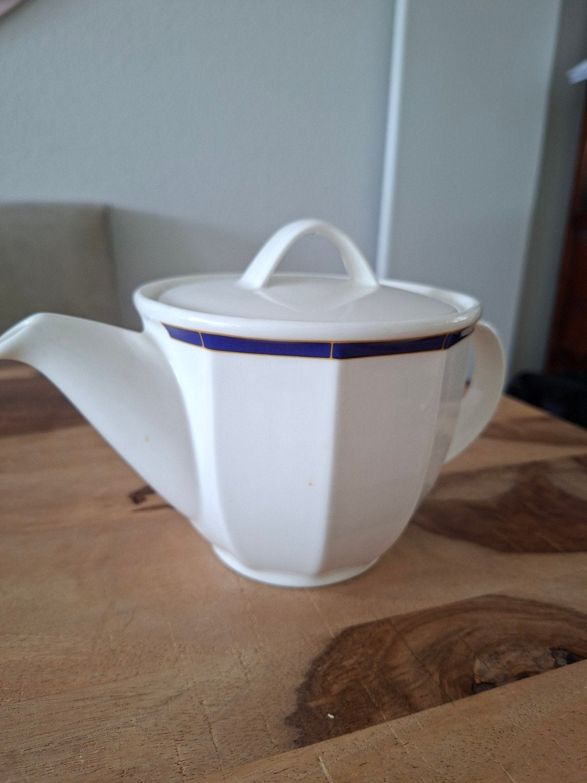 Villeroy & Boch Theepot - Crème met blauwe rand, Klassiek, Villeroy & Boch, Ophalen of Verzenden, Zo goed als nieuw
