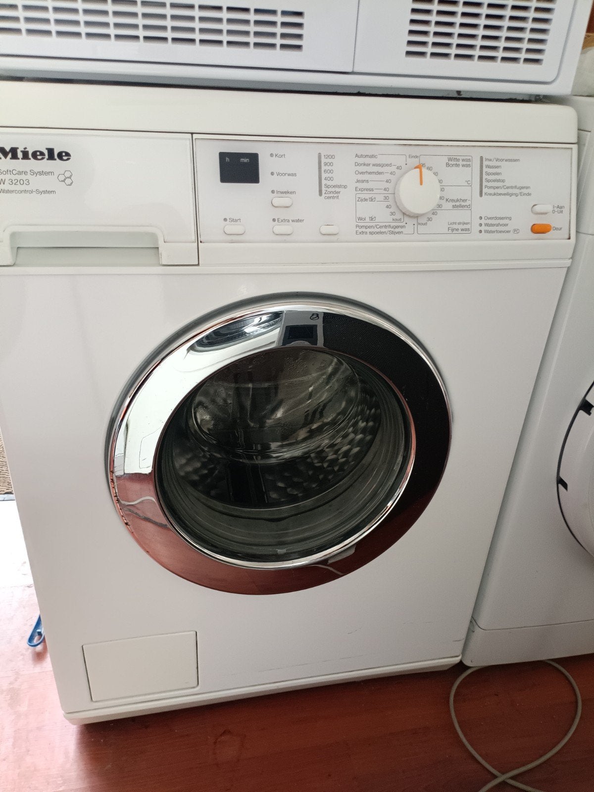 Miele W3203 wasmachine, 1200 tot 1600 toeren, 4 tot 6 kg, Ophalen of Verzenden, Zo goed als nieuw