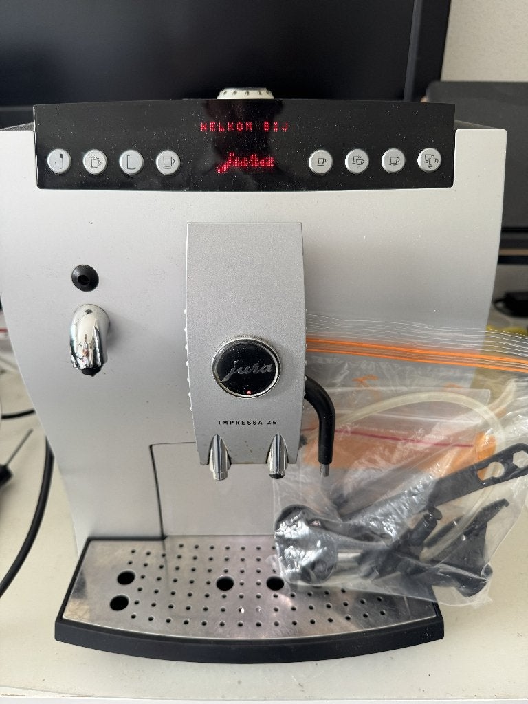 JURA Z5 gen1, Afneembaar waterreservoir, Gebruikt, 10 kopjes of meer, Koffiemachine
