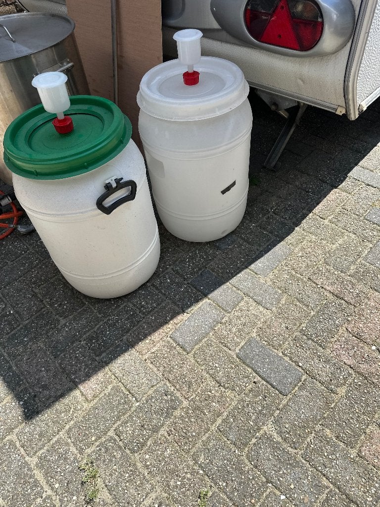 Gistvat met waterslot 2 st., Ophalen, Gebruikt, Overige merken