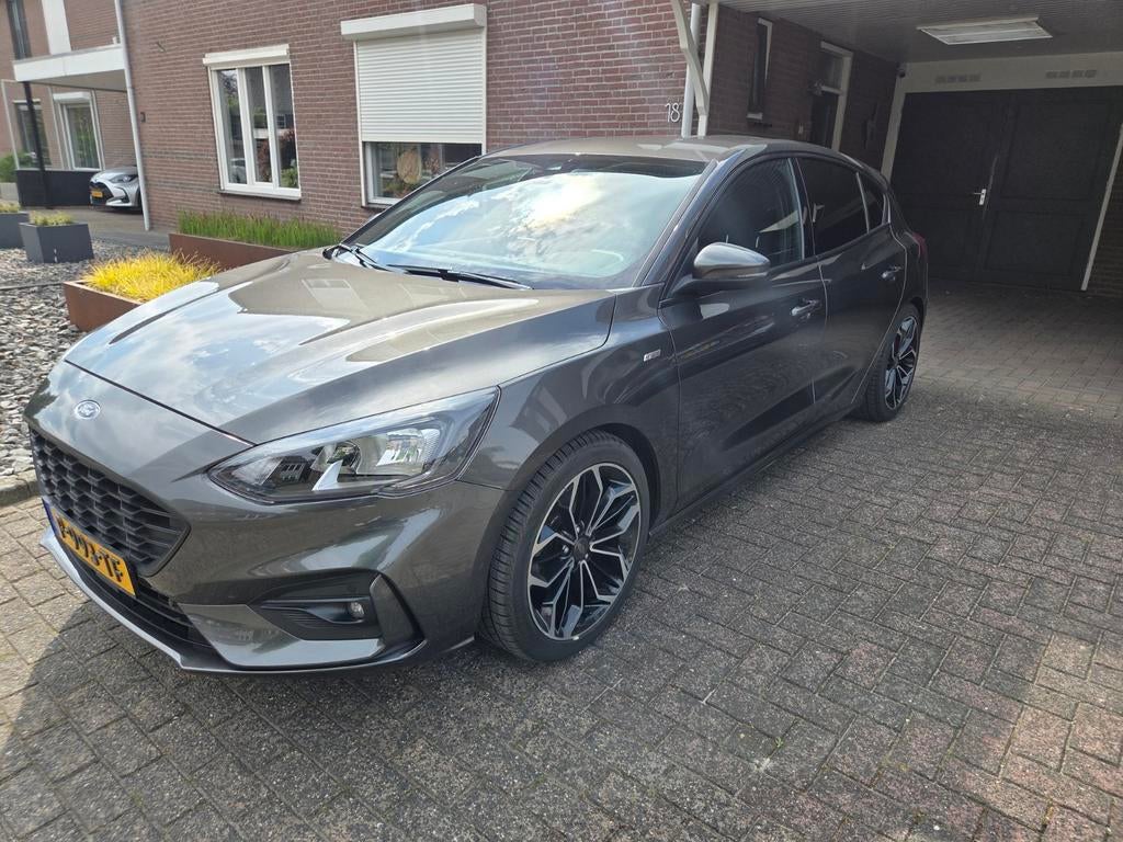 Ford Focus MK4 1.0 Ecoboost 125pk (nieuwe riem), Zwart, Handgeschakeld, Navigatiesysteem, Particulier