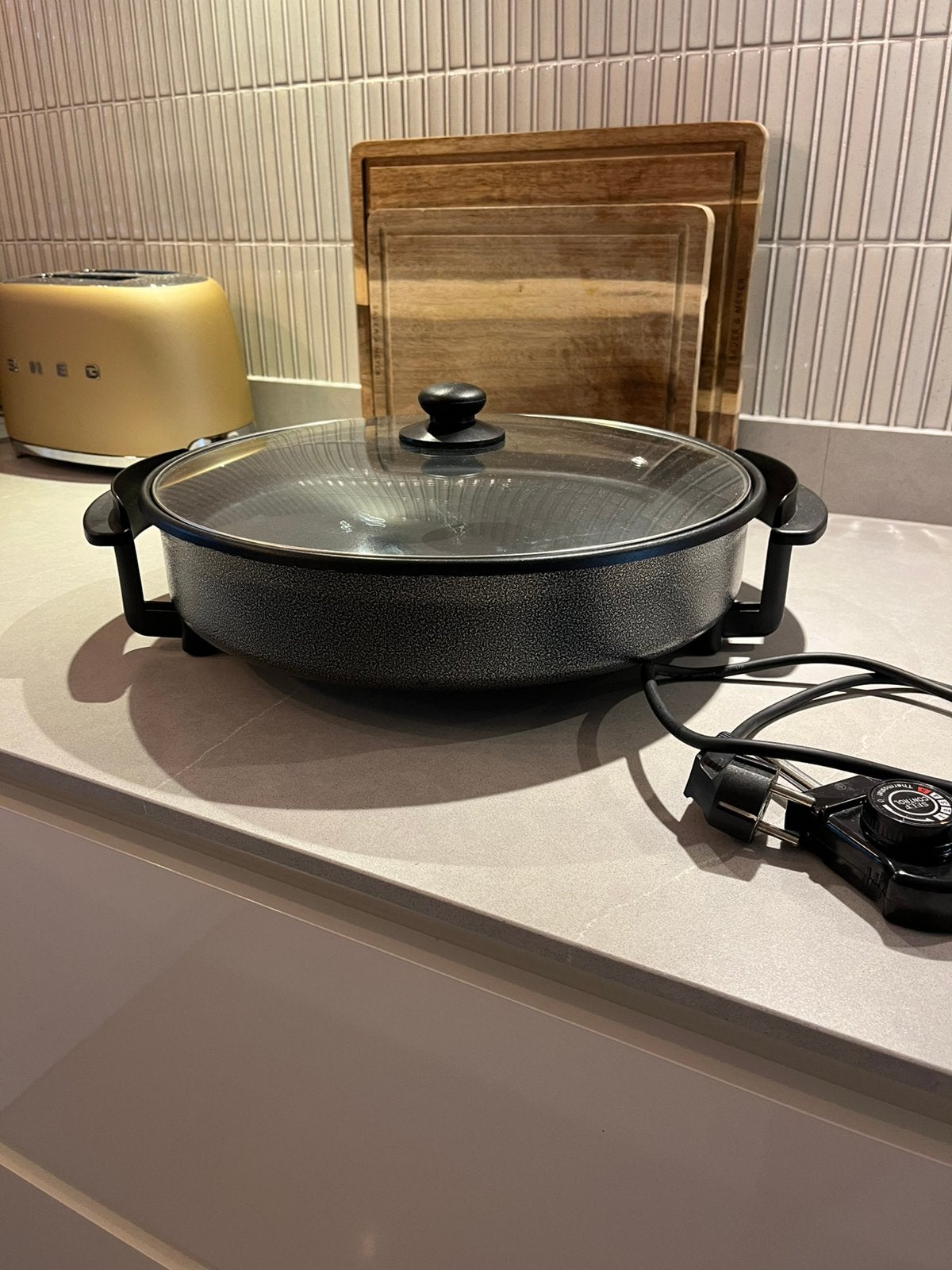 Tristar hapjespan (elektrisch), Met deksel, Ophalen, Zo goed als nieuw, Overige materialen