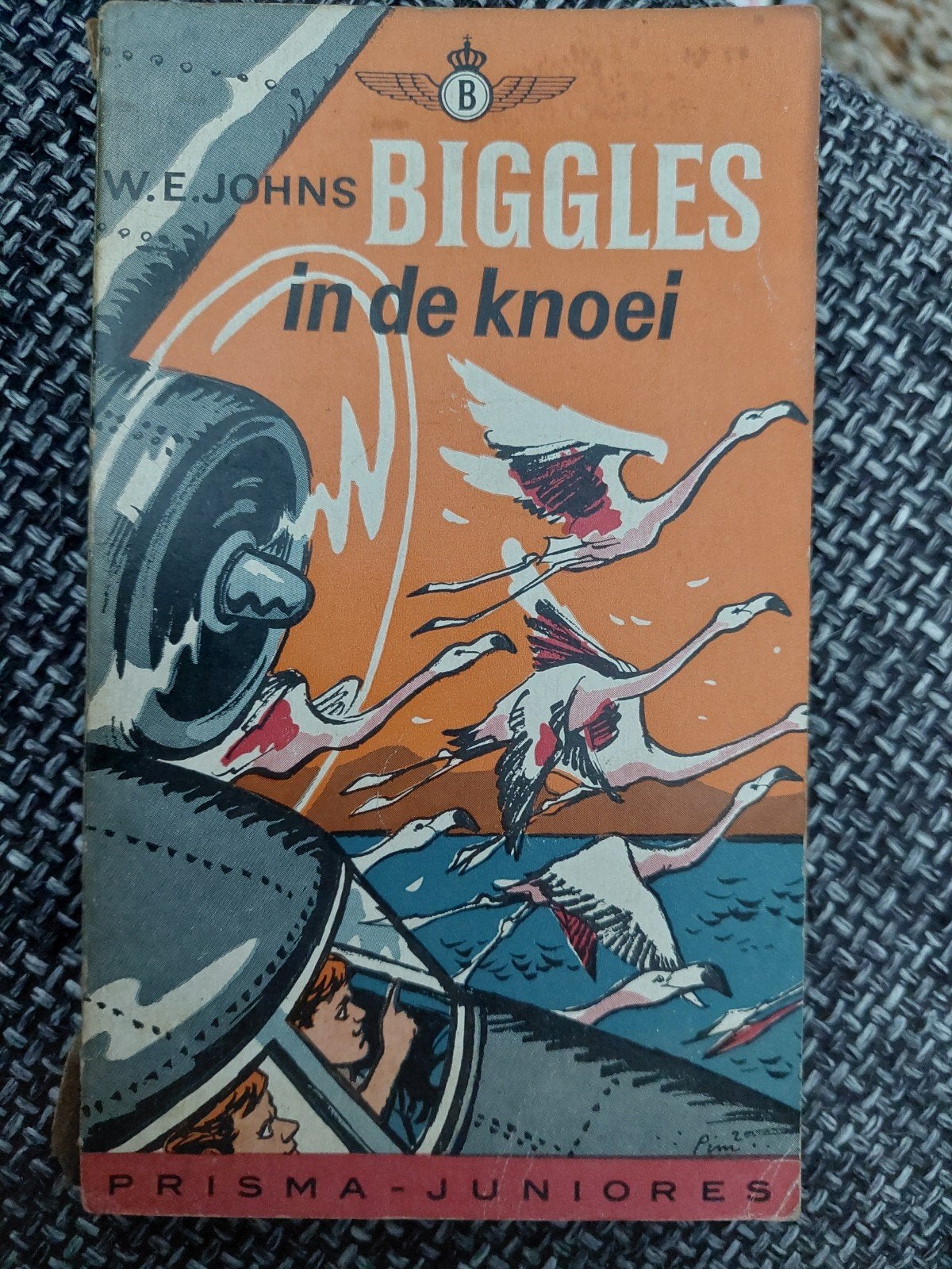 Biggles in de Knoei - W.E. Johns (Prisma Junioren), Ophalen of Verzenden