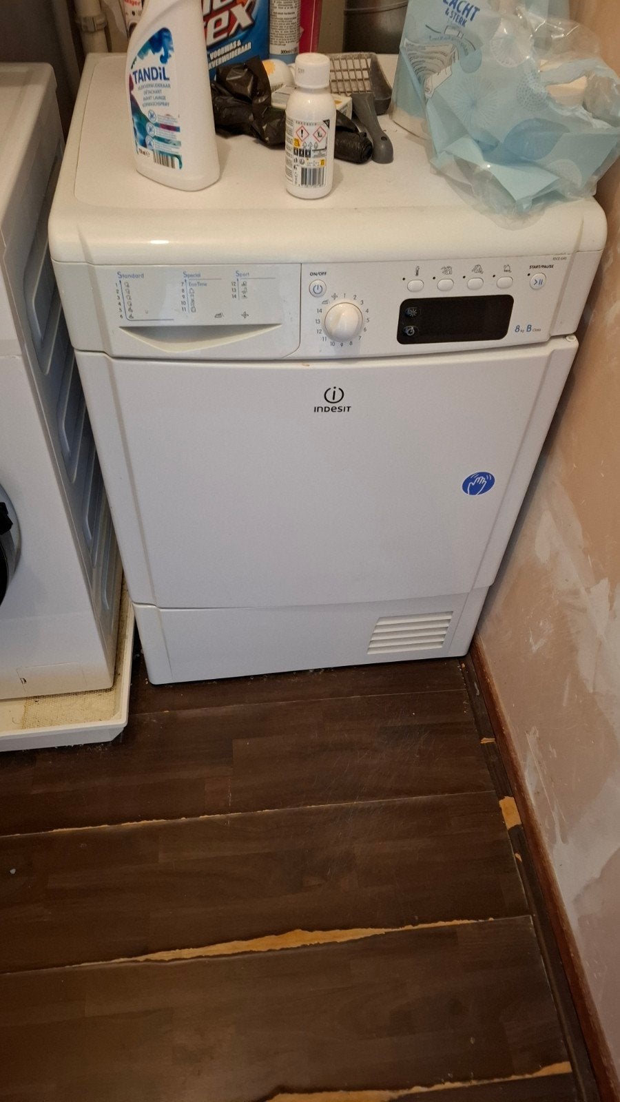 Goed werkende Indesit condensdroger - 8kg, Witgoed en Apparatuur, Wasdrogers, Ophalen, Gebruikt, 8 tot 10 kg, Voorlader