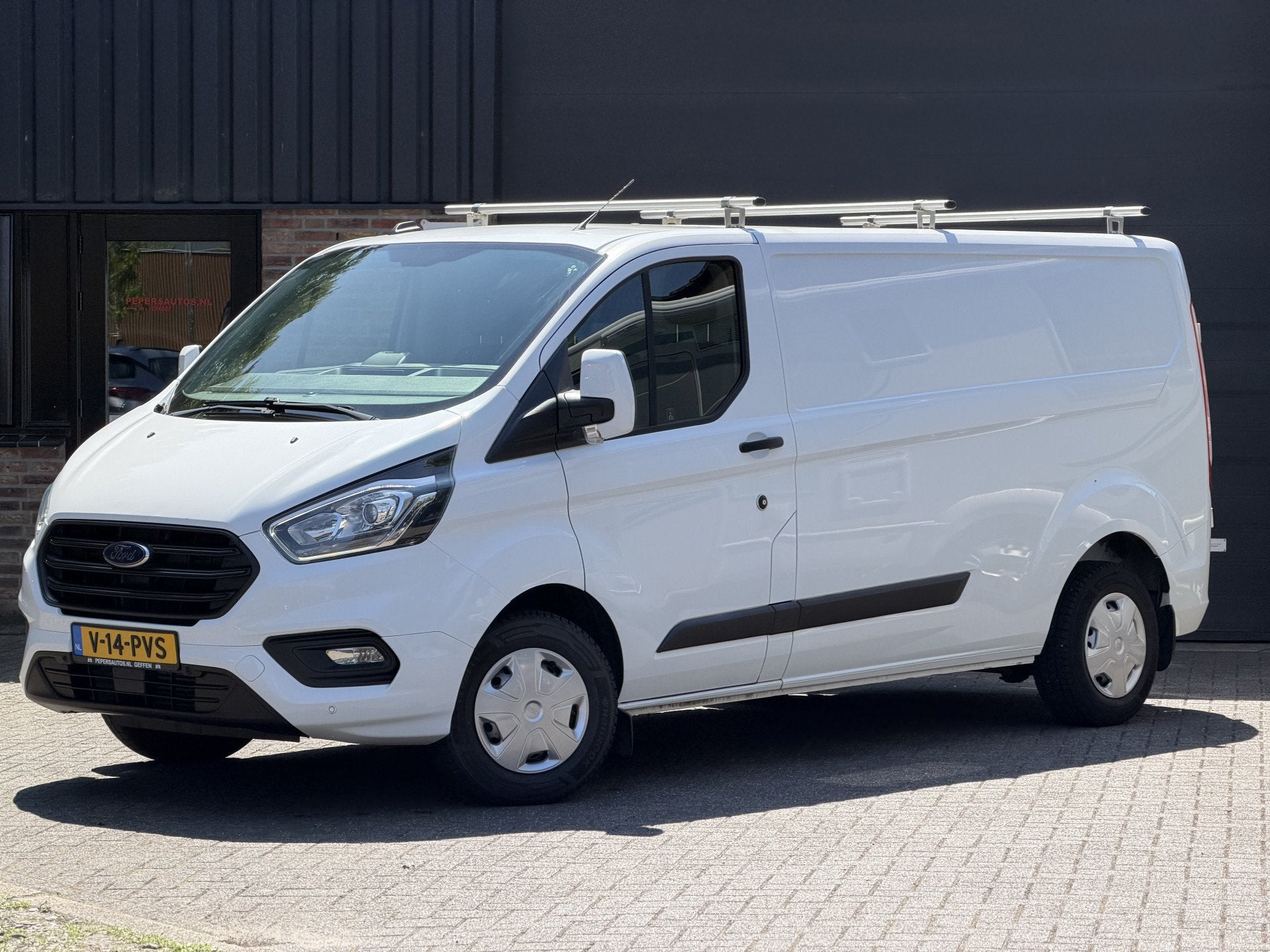 Ford Transit Custom 300 2.0 TDCI L2H1 Limited 130 PK Carplay, Voorwielaandrijving, Dealer onderhouden, Euro 6, 4 cilinders
