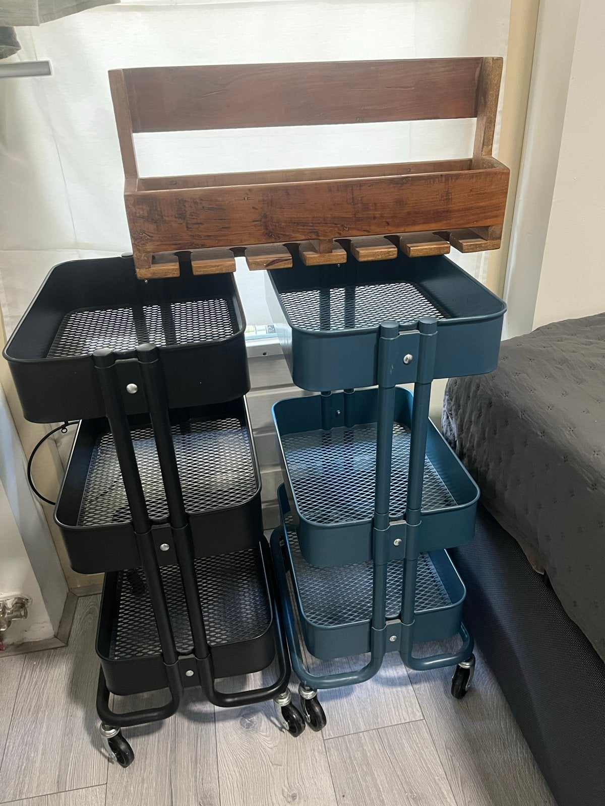 2x IKEA Raskog trolley + Wijnrek Raw Materials (nwpr € 146, Ophalen, Gebruikt