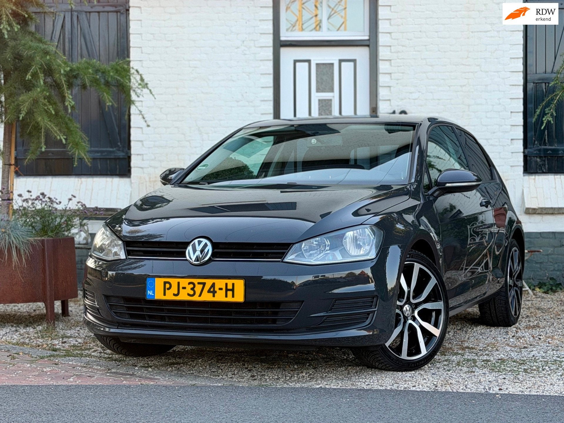 Volkswagen Golf 1.2 TSI Trendline|Navi|Bluetooth|LMV|Goed on, Auto's, Euro 5, 86 pk, Gebruikt, Zwart