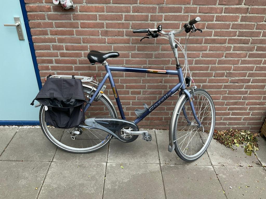 Gazelle fiets met framehoogte 65 cm en fietstas, Fietsen en Brommers, Fietsen | Heren | Herenfietsen, Ophalen, Gebruikt, Velgrem