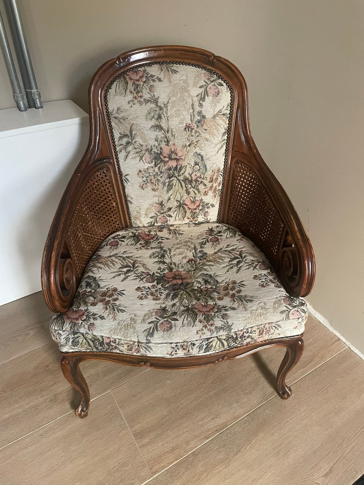 Vintage Fauteuil met Bloemenprint en Rotan Details, Ophalen