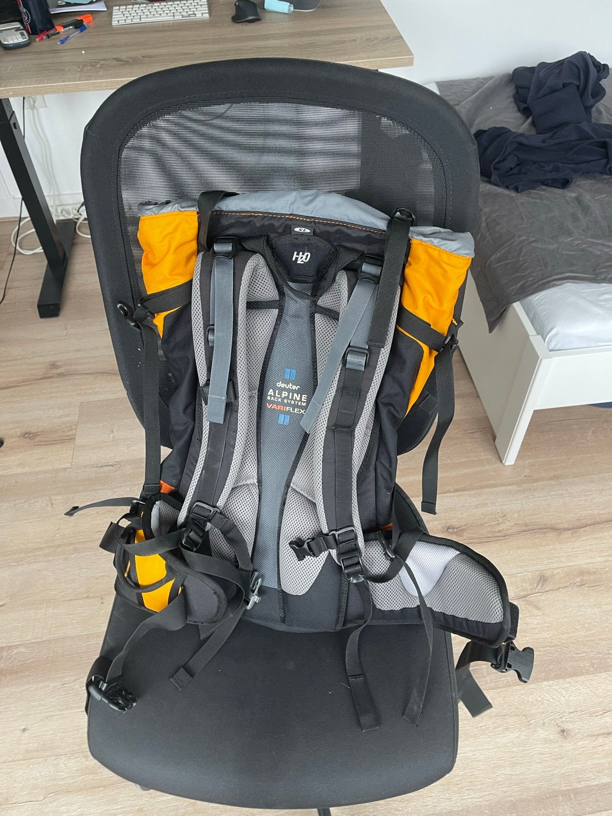 Deuter Rugzak 30+ Liter - Ideaal voor Trekking, 25 tot 40 cm, Ophalen of Verzenden, Zo goed als nieuw, Trekking