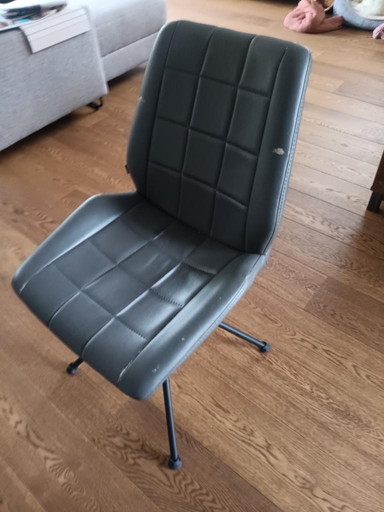 6x Goossens eetkamerstoelen (Kuip) - Grijs kunstleer, Huis en Inrichting, Stoelen, Ophalen of Verzenden