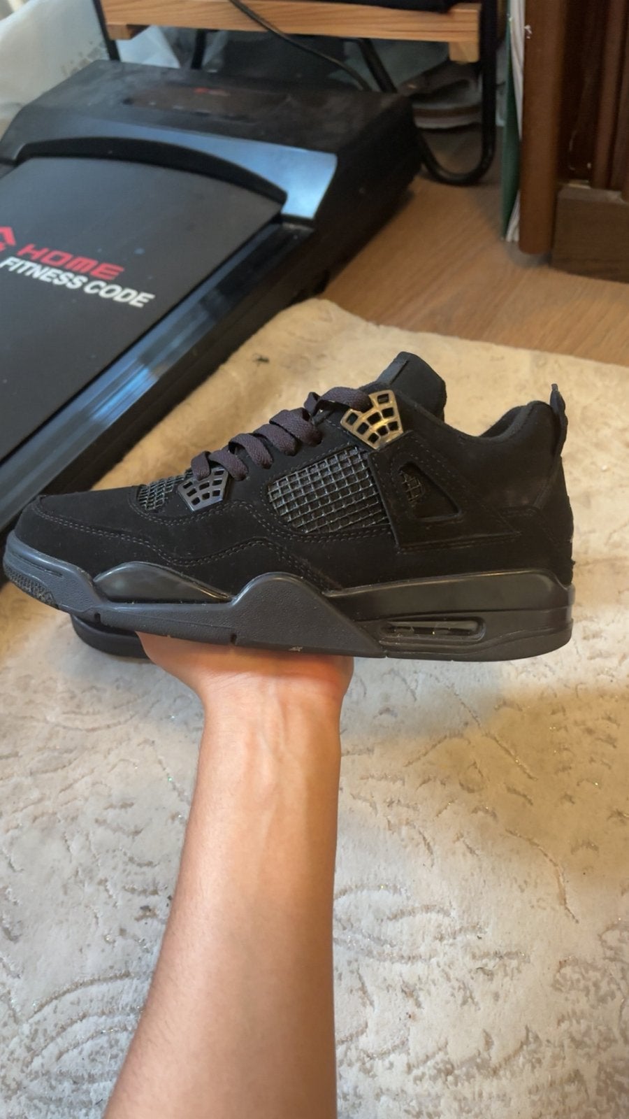 Jordan 4 Black cats size 42, Verzenden, Zo goed als nieuw, Schoenen