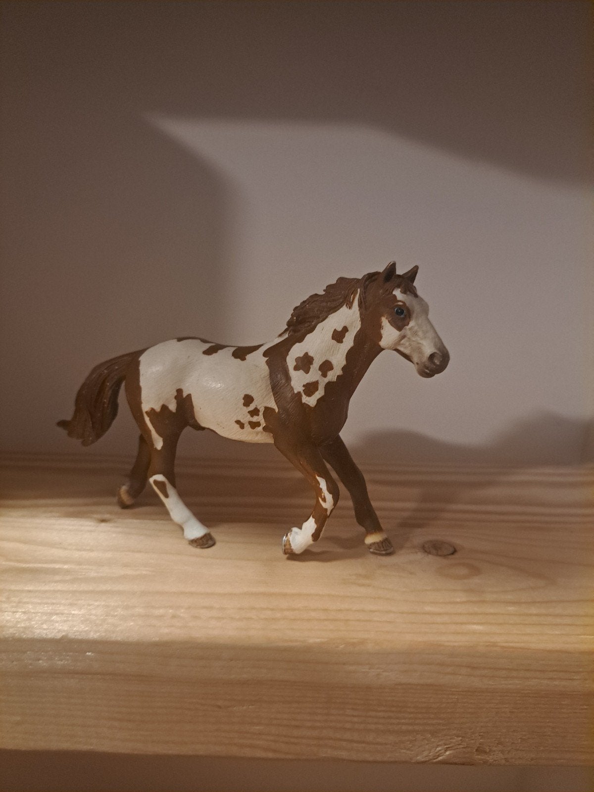 Schleich paard bruin-wit gevlekt, Ophalen of Verzenden, Gebruikt, Jongen of Meisje