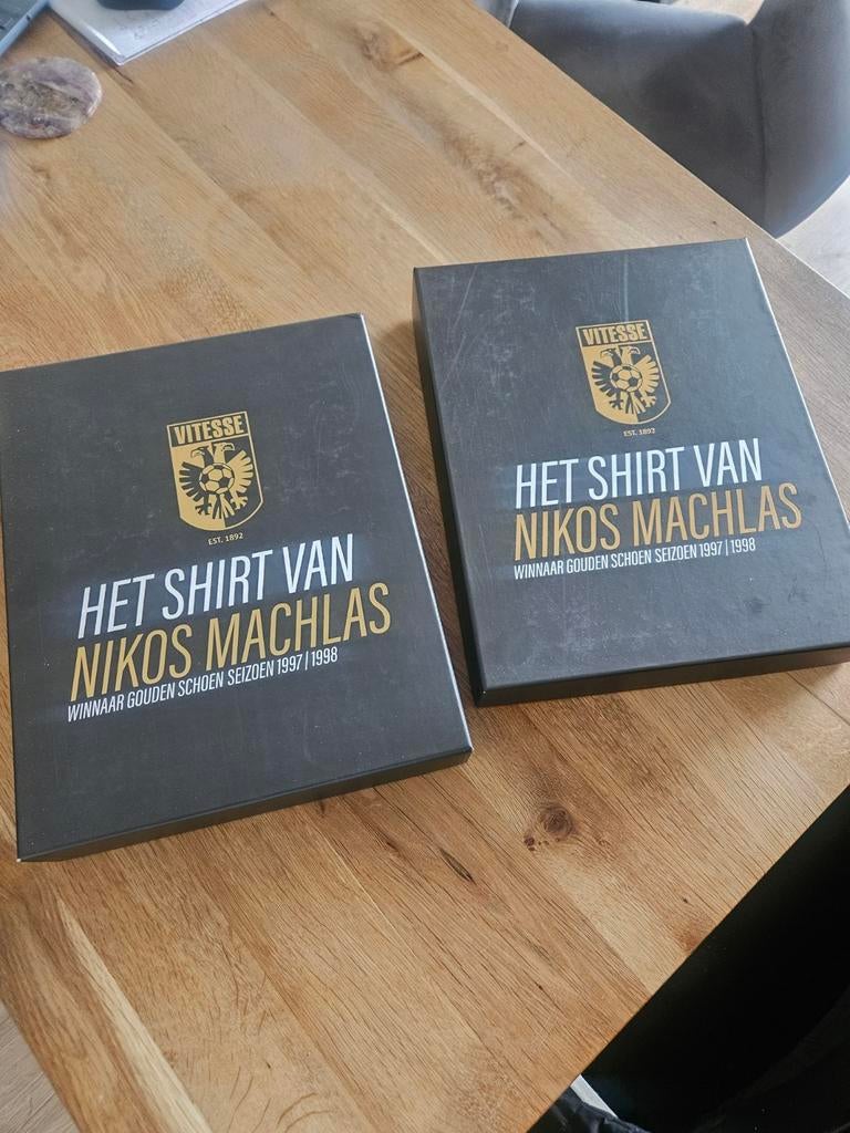 Vitesse Retro Shirt Nikos Machlas - Nieuw in doos, Kleding | Heren, Ophalen of Verzenden, Voetbal, Robey, Zwart