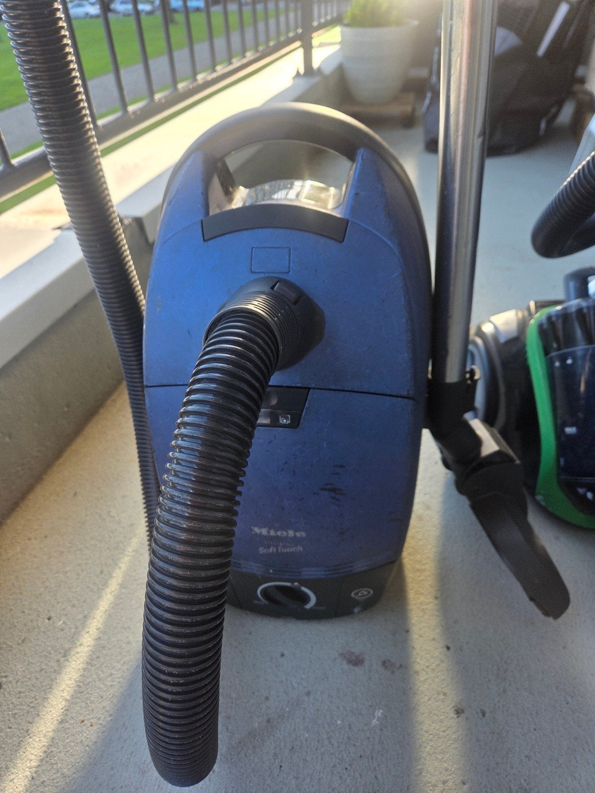 Miele S571 Stofzuiger - Krachtig en Betrouwbaar, Gebruikt, Miele, Sledestofzuiger, Minder dan 1200 watt