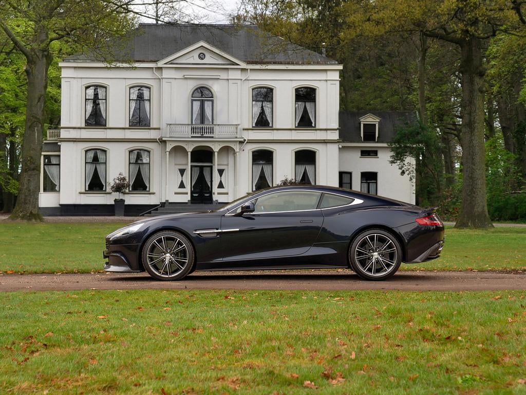 Aston Martin Vanquish 6.0 V12 Touchtronic | Carbon Exterior, Auto's, Aston Martin, Automaat, Euro 5, Huisgarantie, Bedrijf