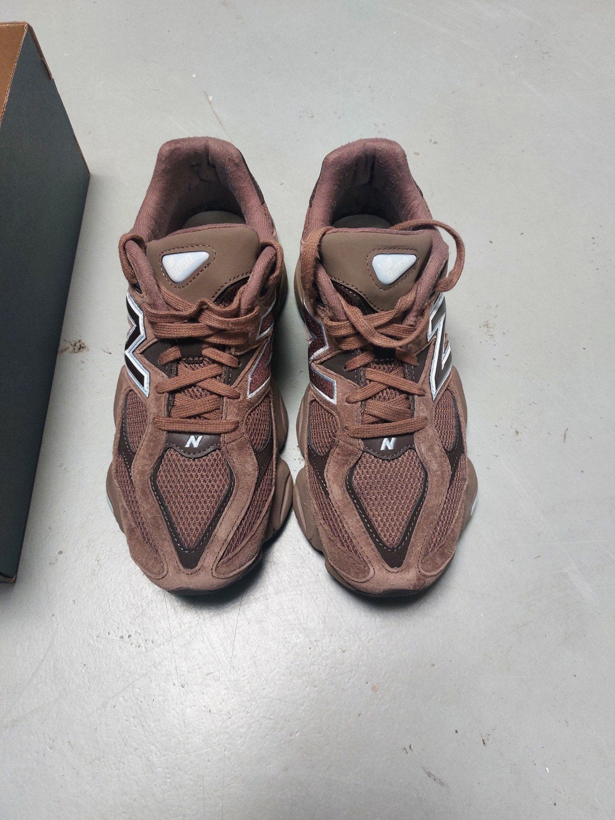 New Balance U9060 bruin maat 41,5, Ophalen of Verzenden, Zo goed als nieuw, Bruin, Sneakers of Gympen