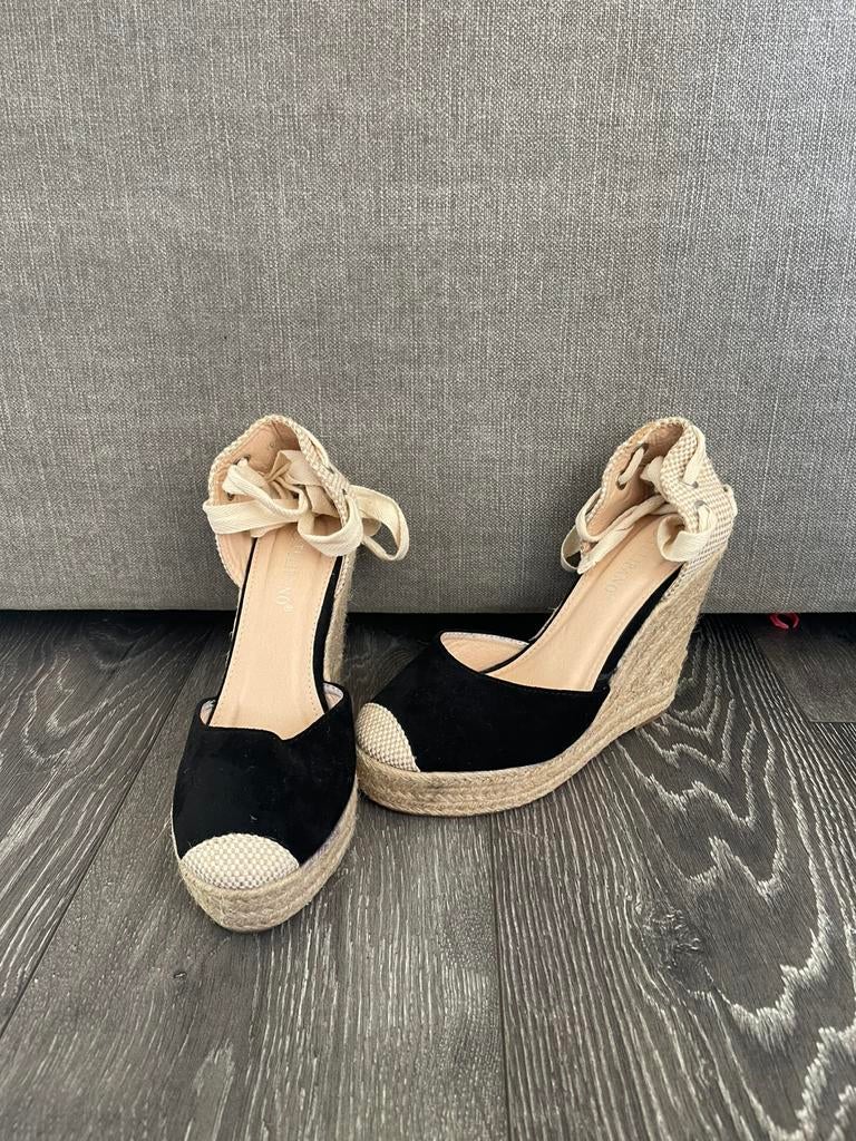 Hakken, Kleding | Dames, Schoenen, Ophalen of Verzenden, Zo goed als nieuw, Zwart