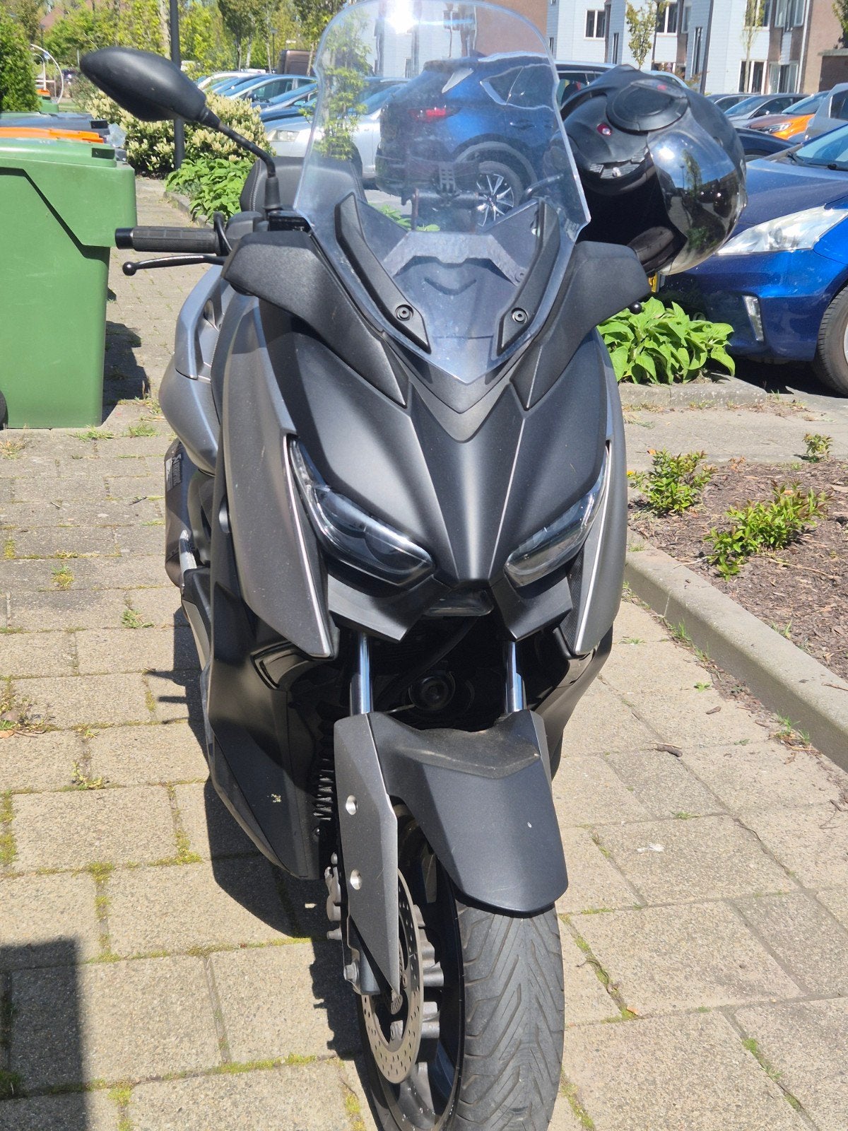 Yamaha xmax 300 2018 #Motor scooter, Motoren, Motoren | Yamaha, Scooter, 300 cc, Particulier