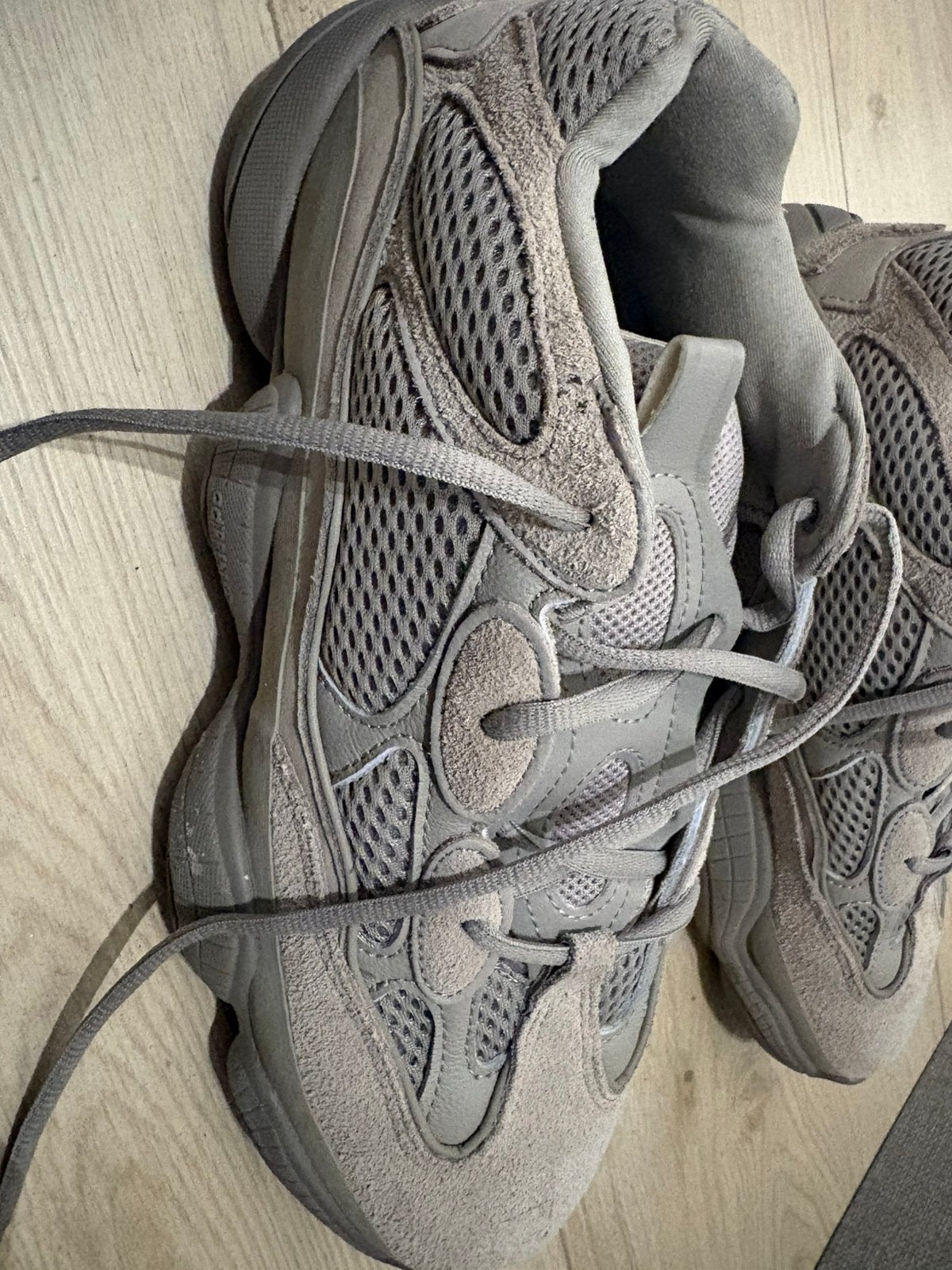 Yeezy, Overige kleuren, Ophalen of Verzenden, Sneakers of Gympen, Zo goed als nieuw