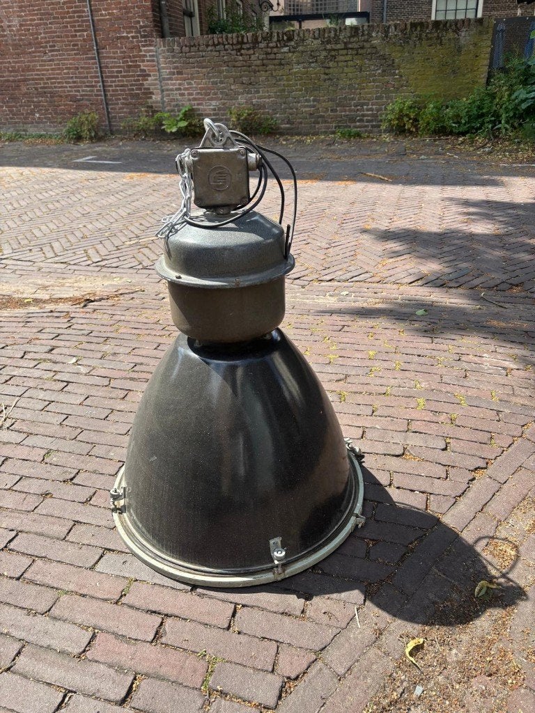 Vintage Industriële Fabriekslamp TVP 25 250, Ophalen, Gebruikt