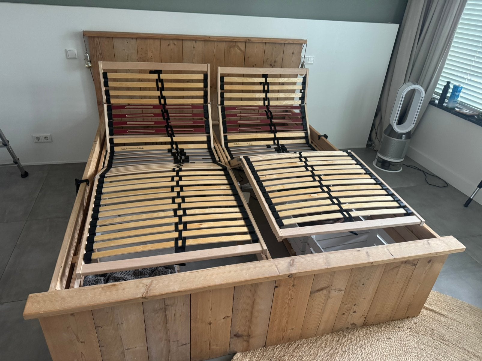 Livengo houten bed met lattenbodems, Ophalen, Gebruikt, Tweepersoons, 180 cm
