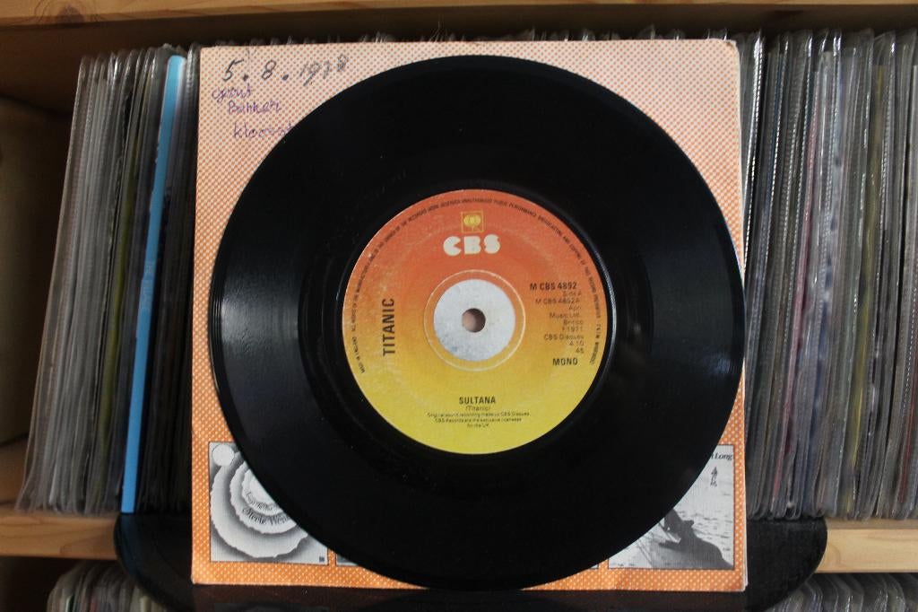 7" Single Titanic - Sultana / Sing Fool Sing, Gebruikt, 7 inch, Single, Ophalen of Verzenden