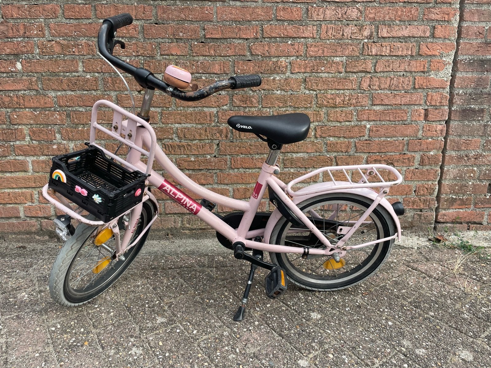 Alpina kinderfiets 16 inch roze met kratje, Ophalen, Gebruikt, Velgrem, 16 tot 20 inch
