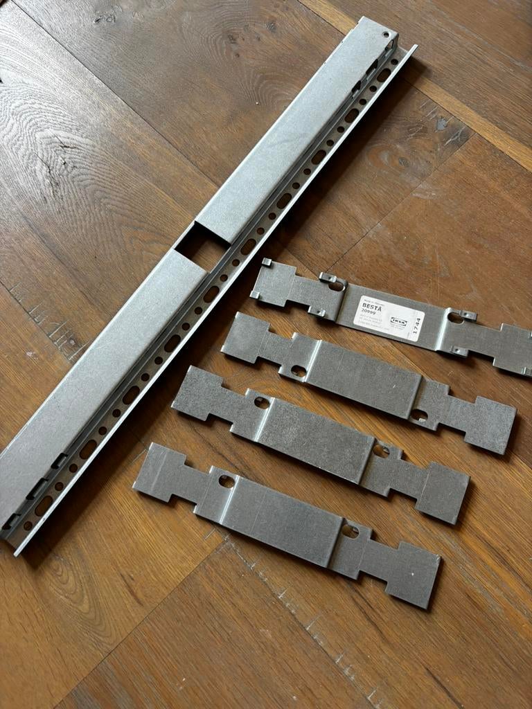 Ikea besta ophangsysteem met 4 koppelstukken, Ophalen, Zo goed als nieuw, Overige typen