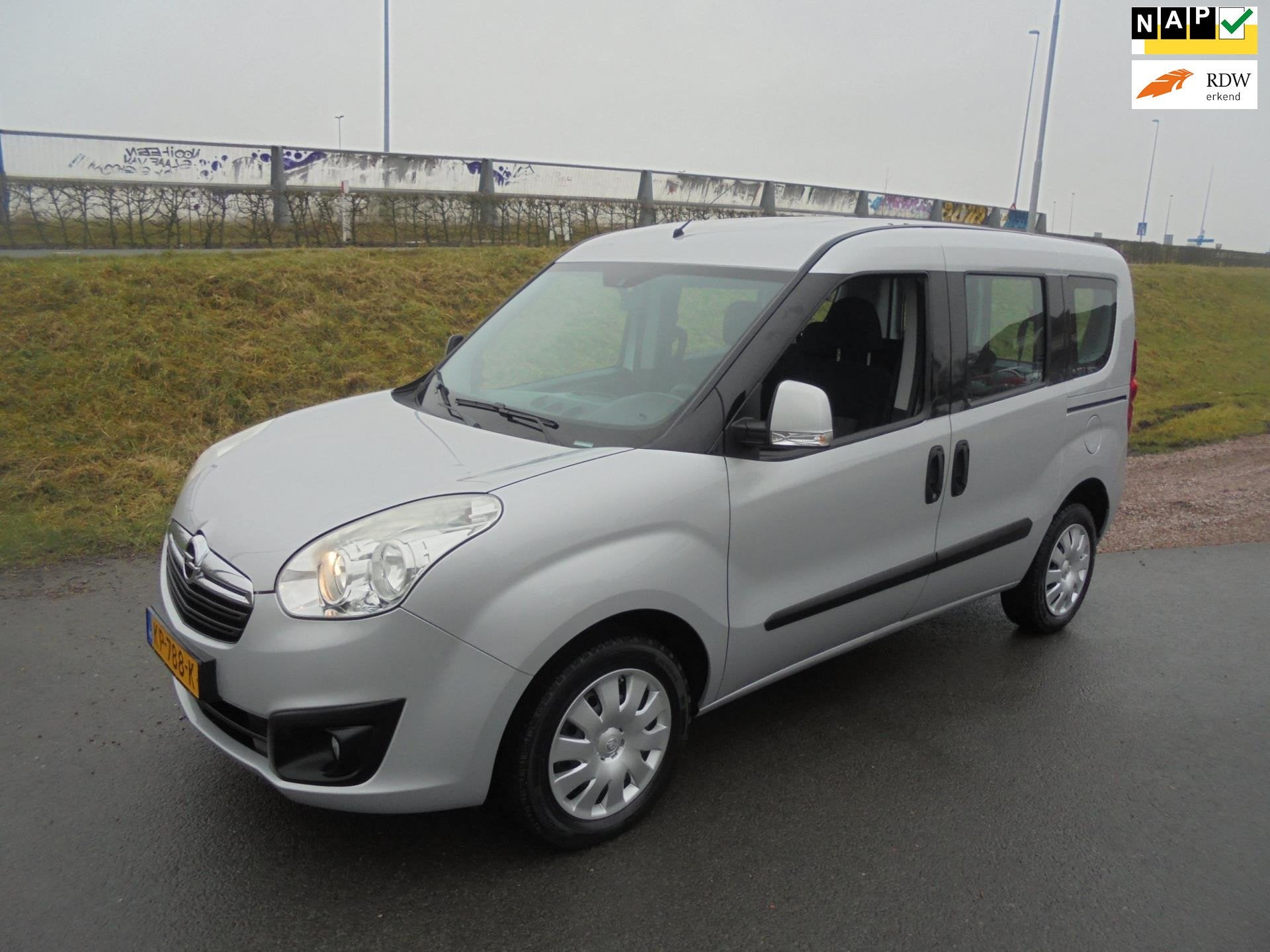 Opel Combo Tour Opel Combo 1.4 benzine 5 persoons airco trek, Auto's, Voorwielaandrijving, 1345 kg, Gebruikt, Euro 6